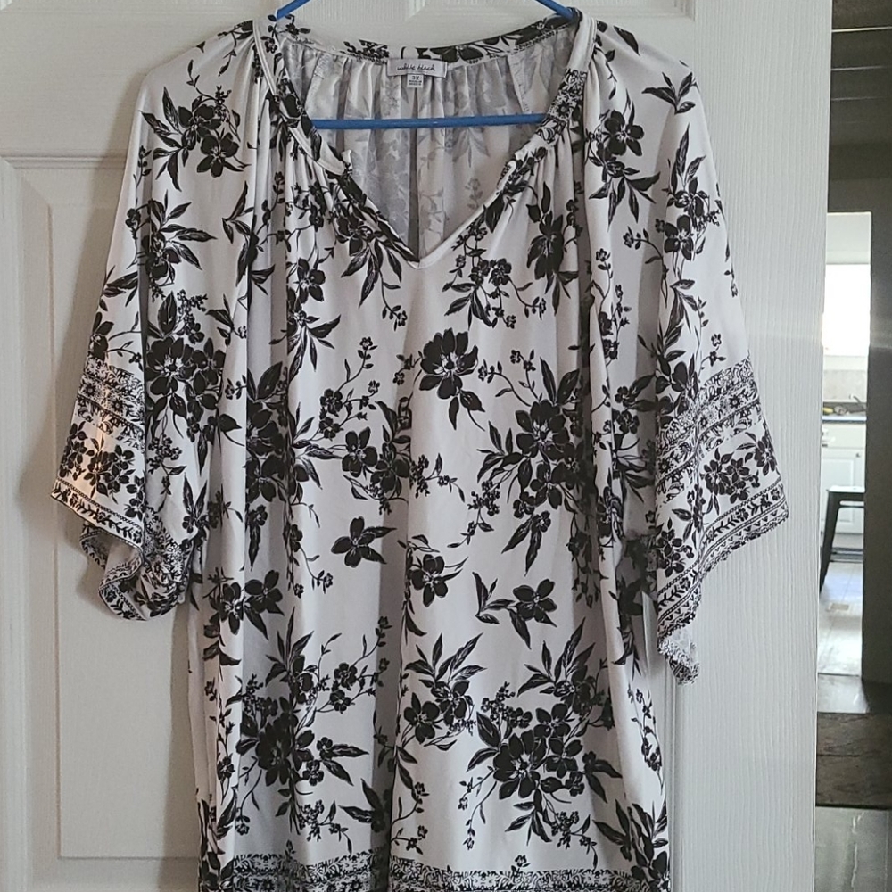 plus size hite and black floral top